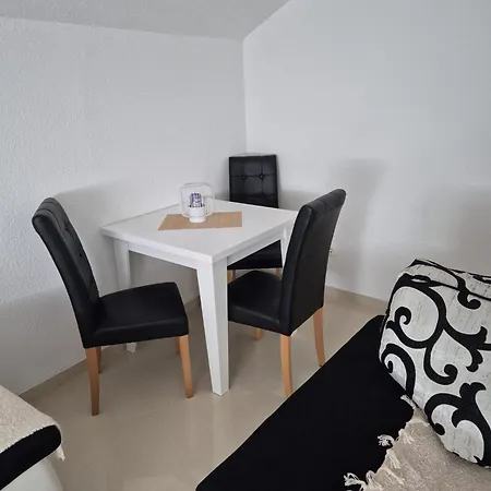 Apartment Zolic *